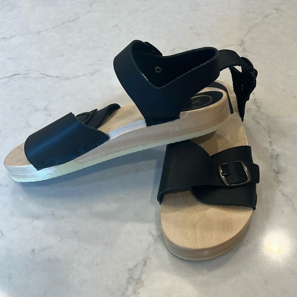 No. 6 Black Leather Mules